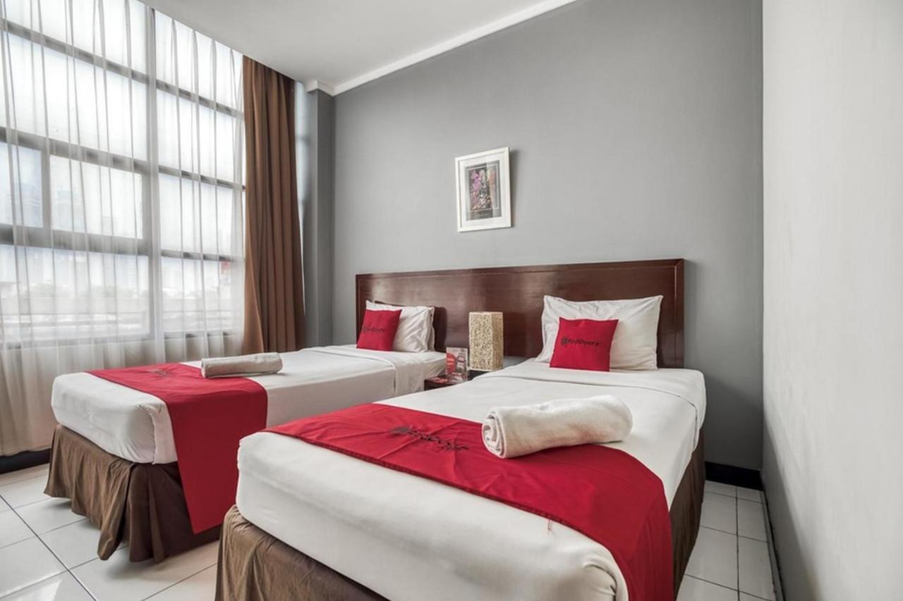 Reddoorz Plus @ Tanah Abang Hotell Jakarta Eksteriør bilde